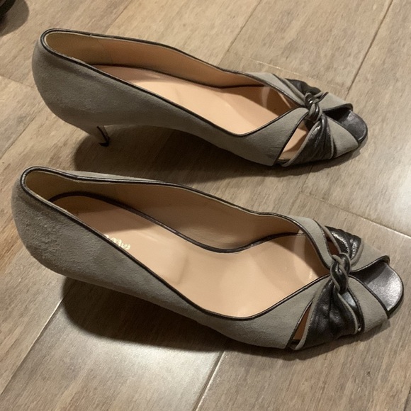 HOBBS Women’s Gray Due Tie Knot Peep Toe Heels size 41 US 9.5- vintage look - Picture 2 of 16
